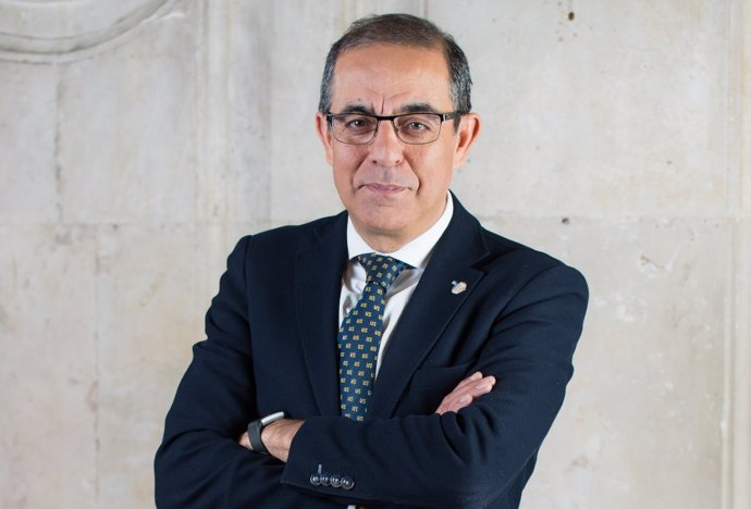 El rector de la Universidad de Sevilla, Miguel Ángel Castro