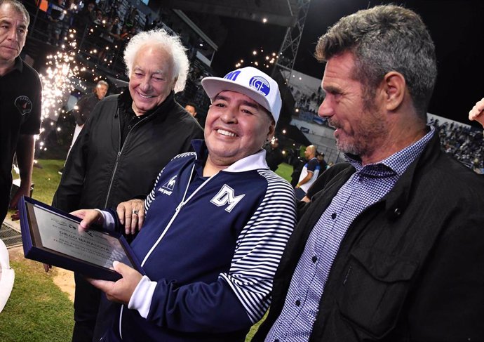 25 February 2020, Argentina, Buenos Aires: Argentine football legend Diego Maradona (C) attends a homage event held in his honour at the Estadio Centenario. Photo: Alfredo Luna/telam/dpa