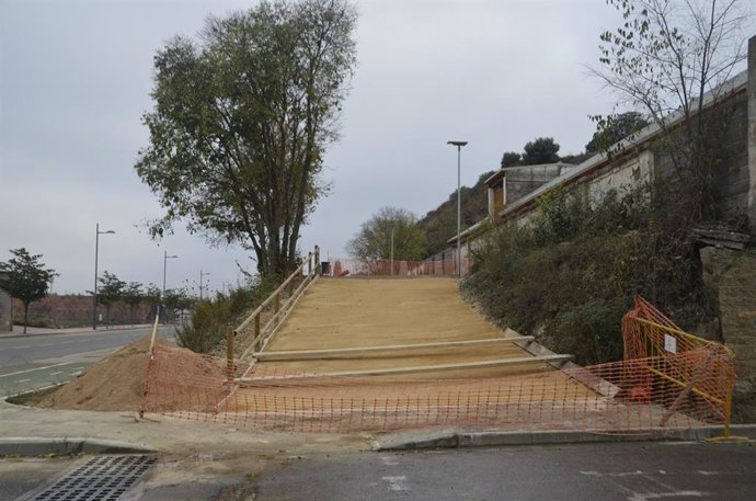 Rampa de acceso a la Via Verde de Barbastro (Huesca).
