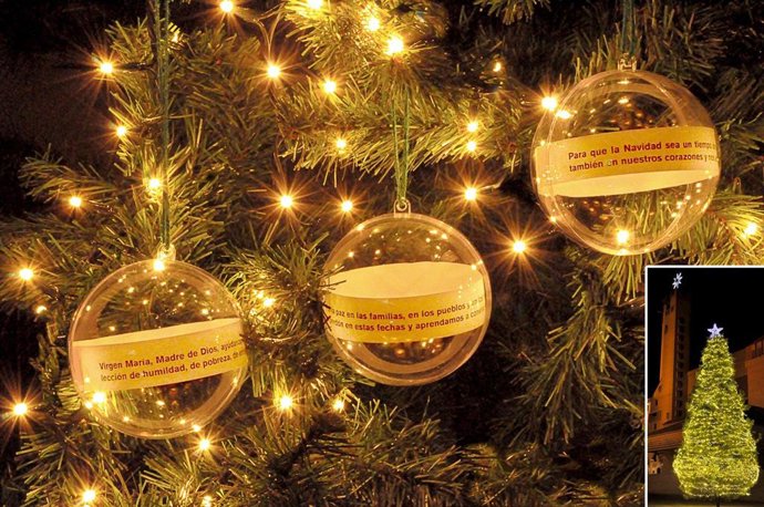 Árbol de Navidad solidario del Santuario de Torreciudad.