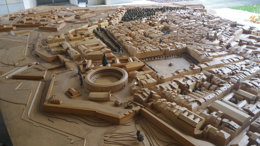 Maqueta que reproduce la ciudad de Pamplona en 190