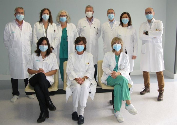 El gerente del Sector Zaragoza II y representantes de los servicios implicados en el 'Proceso de cáncer de próstata'.