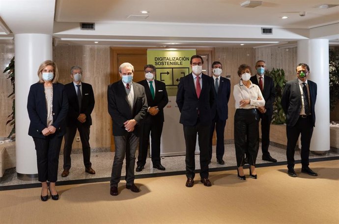 Fundación CEOE inicia la campaña solidaria 'Digitalización Sostenible' para reducir la brecha digital