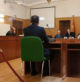 Trib.- TSJCyL anula la sentencia que absolvió a un policía acusado de mentir en juicio para que se celebre de nuevo