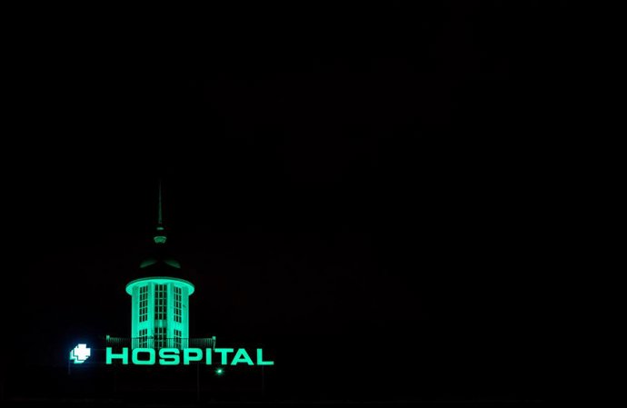 La cúpula del hospital Virgen del Rocío  se iluminará de  verde todo el tiempo que dure la pandemia del COVID-19 como símbolo  esperanza. Sevilla a 16 de abril 2020