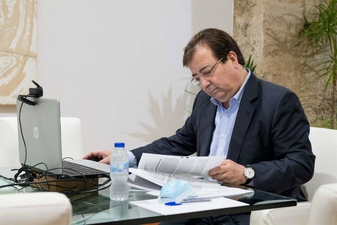 El presidente de la Junta de Extremadura, Guillermo Fernández Vara, en el Consejo de Gobierno autonómico