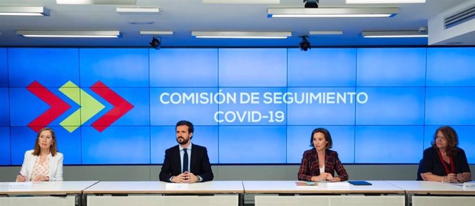 El presidente del PP, Pablo Casado, preside la Comisión de Seguimiento Covid-19 de su partido, a la que asisten Ana Pastor, Cuca Gamarra y Elvira Rodríguez, entre otras.