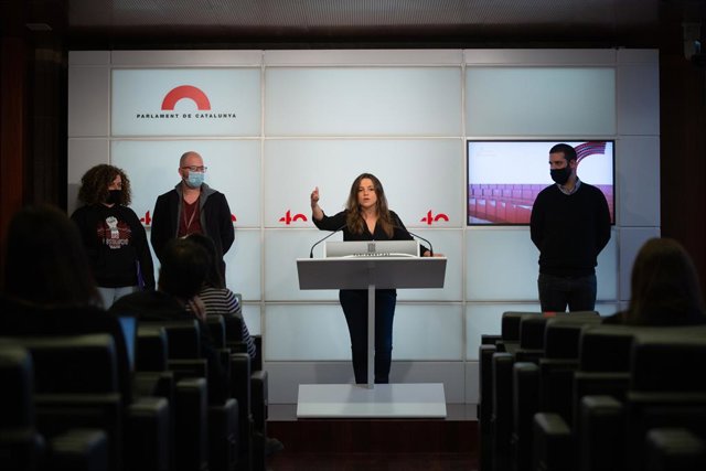 La diputada de la CUP Maria Sirvent durant la roda de premsa al Parlament aquest 11 de novembre del 2020