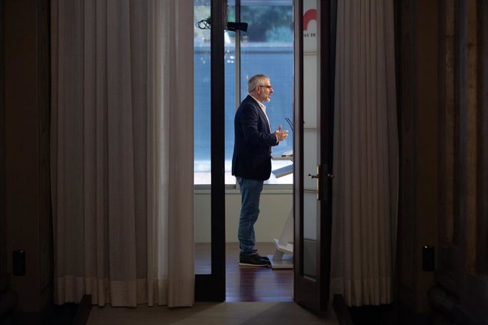 El líder de Cs en Catalunya, Carlos Carrizosa, en rueda de prensa en el Parlament el 11 de noviembre de 2020