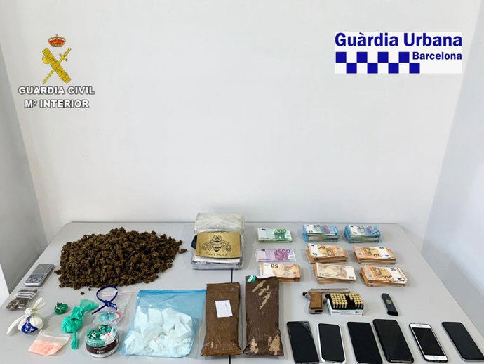 Desarticulada Una Organización Que Había Establecido Un Importante Mercado De Drogas En El Distrito De Nou Barris.