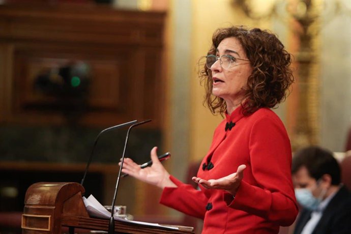 La ministra d'Hisenda, María Jesús Montero, en el ple del Congrés.
