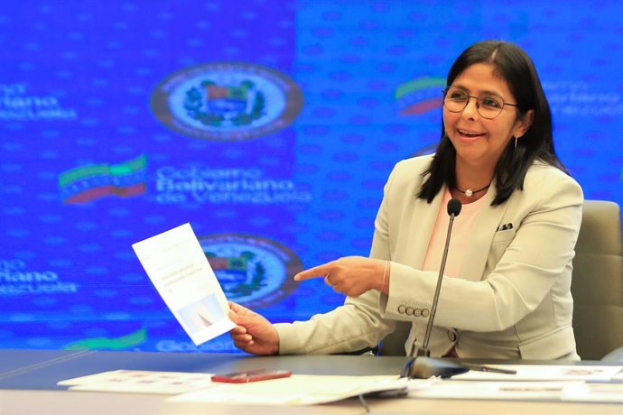 HANDOUT - 18 June 2020, Venezuela, Caracas: Venezuela's vice president Delcy Rodriguez delivers a statement at the Presidential Palaca. Rodriguez has accused the World Bank, presided by David Malpass of intending to block Venezuelan institutions and fav