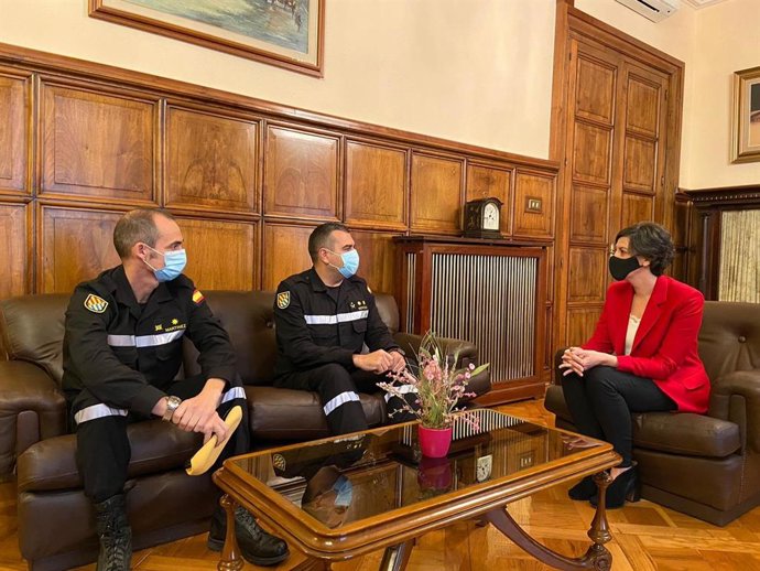 Visita institucional del nuevo jefe del IV Batallón de Intervención de Emergencias a la Delegación del Gobierno