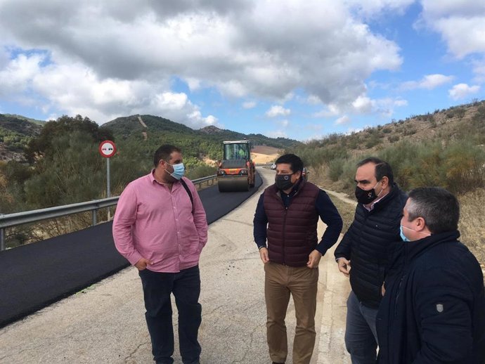 El diputado de Fomento, Francisco Oblaré, en una visita a Ardales (Málaga)