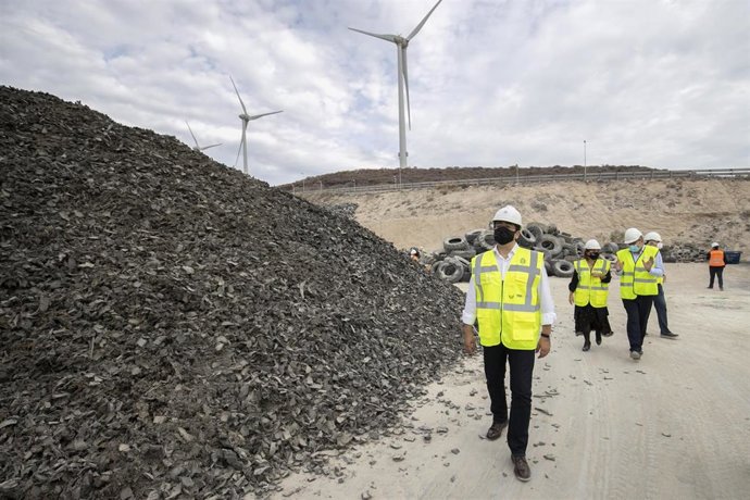 El Cabildo de Tenerife retira 2.500 toneladas de neumáticos del Complejo Ambiental de Arico