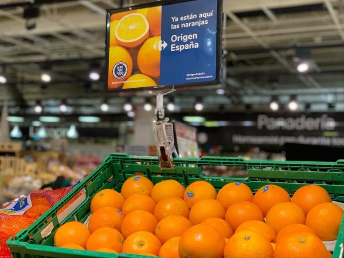Imagen de las naranjas comercializadas en un centro de Carrefour, que destina naranjas de origen andaluz a la exportación.