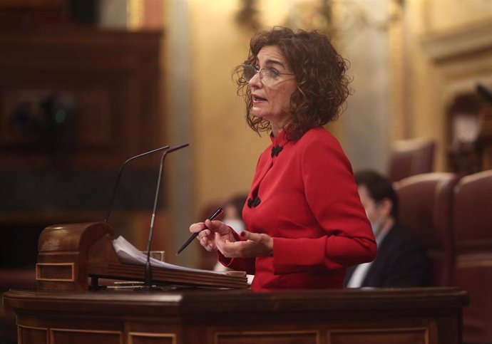 La ministra de portavoz y de Hacienda, María Jesús Montero, durante su intervención en el pleno de Debate de totalidad del Proyecto de Ley de Presupuestos Generales del Estado para el año 2021.