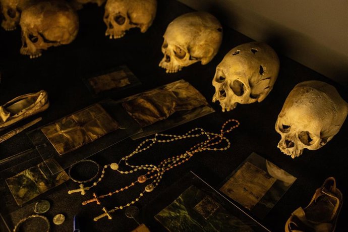Restos no identificados de víctimas del genocidio de 1994 en Ruanda