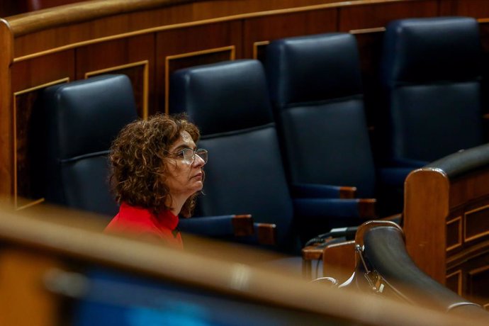 La ministra de Hacienda, María Jesús Montero, durante la segunda parte del pleno de Debate de totalidad del Proyecto de Ley de Presupuestos Generales del Estado para el año 2021, en el Congreso de los Diputados, Madrid, (España), a 11 de noviembre de 20