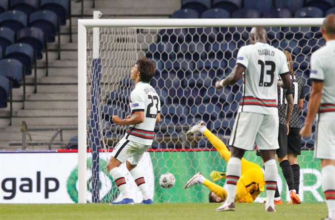 Joao Felix of Portugal celebrates his goal with team mates during the UEFA Nations League Group A3 football match between Portugal and Croatia on September 5, 2020 at the Estadio do Dragao in Porto, Portugal - Photo Nuno Guimaraes / ProSportsImages / DP