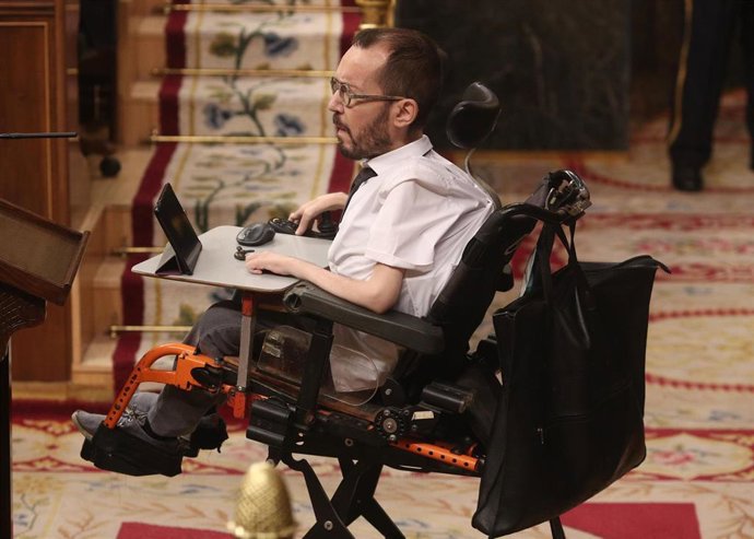 El portavoz de Unidas Podemos en el Congreso, Pablo Echenique, interviene en el Congreso de los Diputados durante la segunda jornada del debate de los Presupuestos Generales para 2021, en Madrid (España), a 12 de noviembre de 2020. El Gobierno de coalic