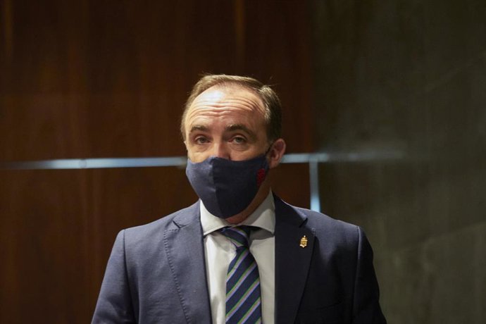 El portavoz de Navarra Suma, Javier Esparza, en el Parlamento de Navarra.