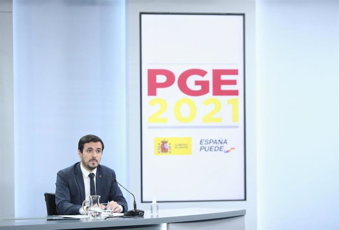 El ministro de Consumo, Alberto Garzón, comparece en rueda de prensa posterior al Consejo de Ministros en Moncloa, Madrid (España), a 3 de noviembre de 2020.