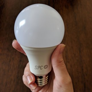 Bombilla inteligente Sirius 1050 de SPC
