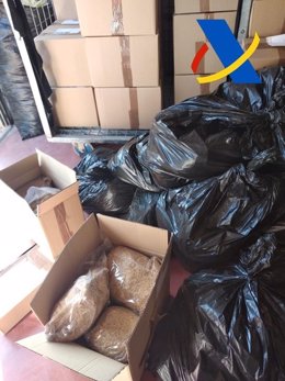 Descubren en Málaga un centro clandestino de distribución de picadura de tabaco de contrabando