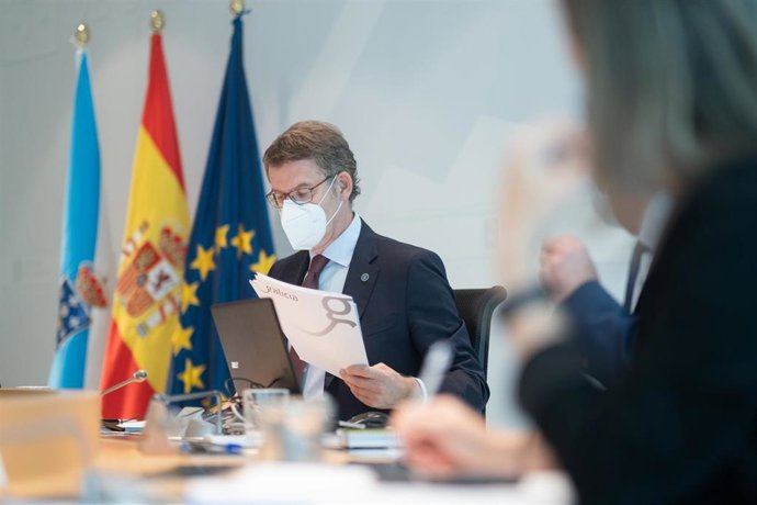 El titular del Gobierno gallego, Alberto Núñez Feijóo, preside la reunión del Consello de la Xunta