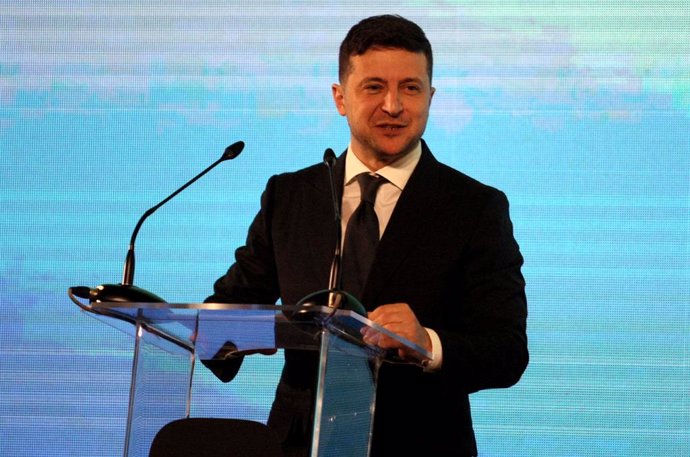 06 February 2020, Ukraine, Kiev: Ukrainian President Volodymyr Zelenskiy delivers a speech during the presentation of the Diia app, a mobile application which Ukrainians can use their driver's license and vehicle registration certificate on their smartp
