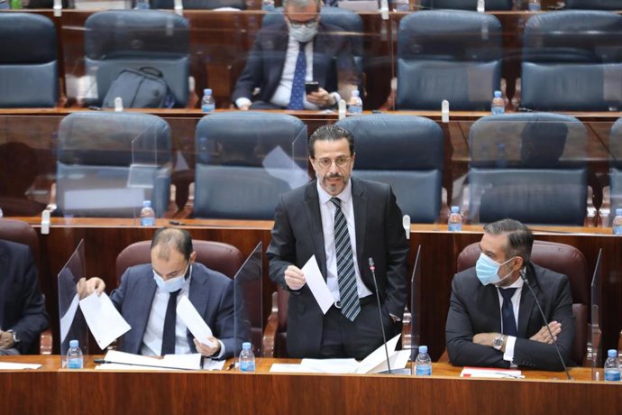 El consejero de Hacienda y Función Pública de la Comunidad de Madrid, Javier Fernández-Lasquetty, interviene durante una sesión de control al Gobierno en la Asamblea de Madrid (España), a 22 de octubre de 2020. Durante el pleno, el Ejecutivo madrileño r