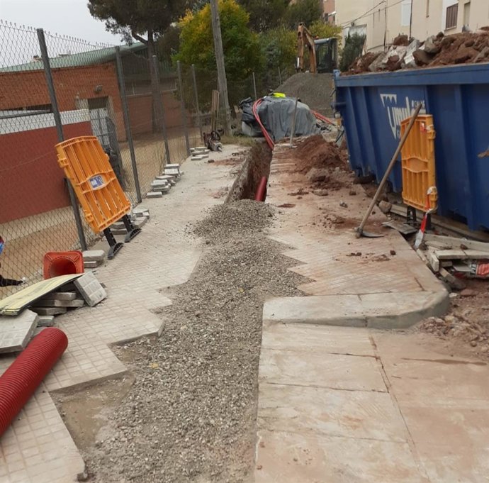 Endesa renueva parte de la red eléctrica cerca del Institut Lacetnia de Manresa (Barcelona)