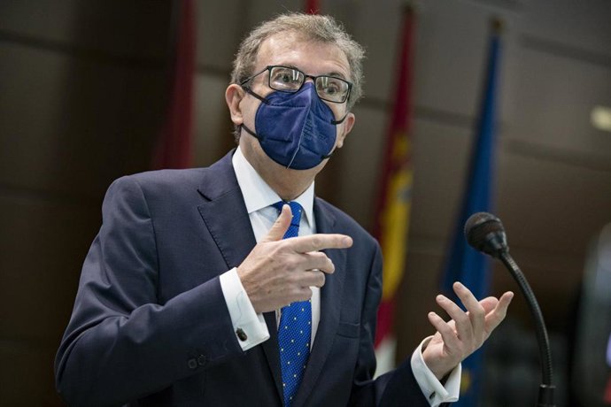 Miguel Ángel Collado oficializa su candidatura a rector exhibiendo balance y abogando por una UCLM que "siga avanzando"