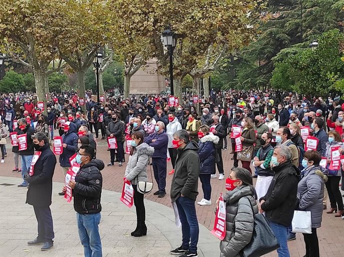 Concentración en apoyo al sector hostelero en Logroño