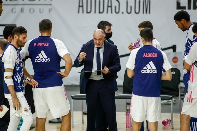 Pablo Laso dirigiendo al Real Madrid