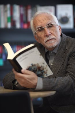 El escritor Luis Mateo Díez