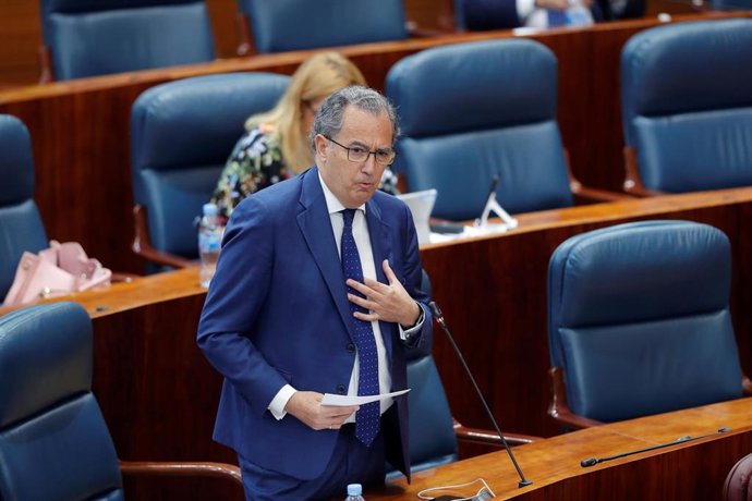 El diputado del PP Enrique Matías Ossorio, durante su intervención en el pleno celebrado este jueves en la Asamblea de Madrid, en Madrid (España), a 28 de mayo de 2020.