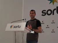 Bildu reprocha al PNV que vayan a mendigar a Madrid mientras ellos "van a tumbar el régimen"