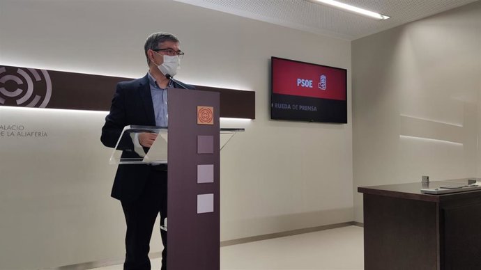 El portavoz del grupo parlamentario Socialista, Vicente Guillén