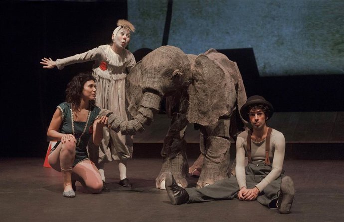 La Maquiné con su premiada obra 'Acróbata y arlequín' visita el Teatro Cánovas de Málaga