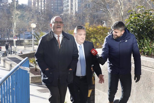 Alfredo Prada (con corbata azul), acude a testitificar en el juicio que se celebra en la Audiencia Provincial de Madrid por el presunto espionaje político a ex altos cargos 'populares' "rivales" 