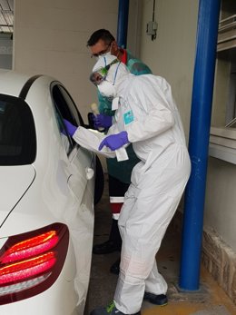 Un punto de autocovid del Distrito Sanitario Huelva-Costa.