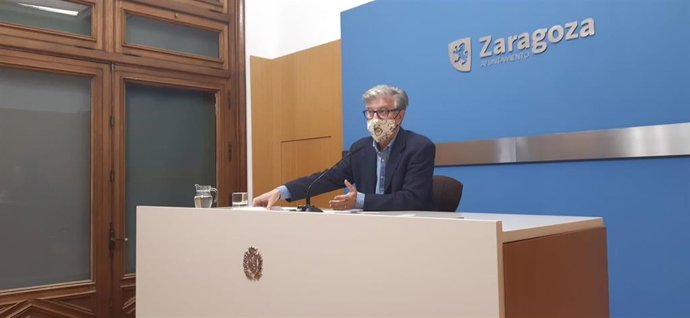 El portavoz de ZeC en el Ayuntamiento de Zaragoza, Pedro Santisteve