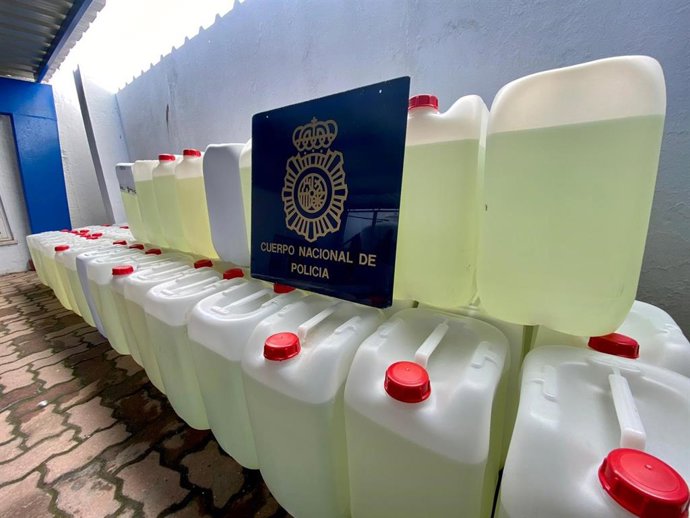 Combustible para narcolanchas intervenido por la Policía