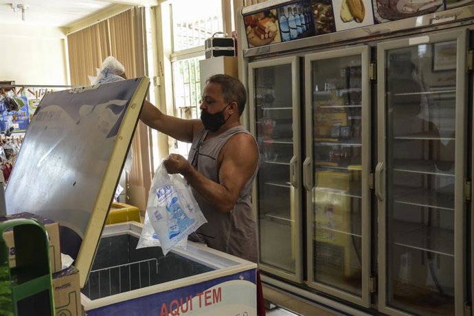 Una panadería afectada por el apagón en Macapá, Brasil