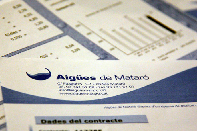 Factures de la companyia Aigües de Mataró, en una imatge d'arxiu (horitzontal)