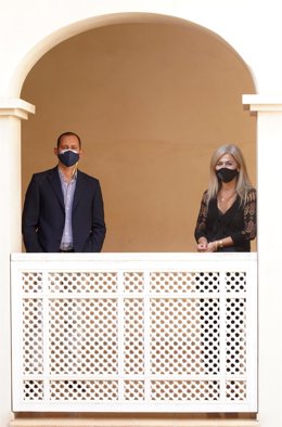 1 Nota Y 2 Fotos Junta (Ayudas Realizadoras)