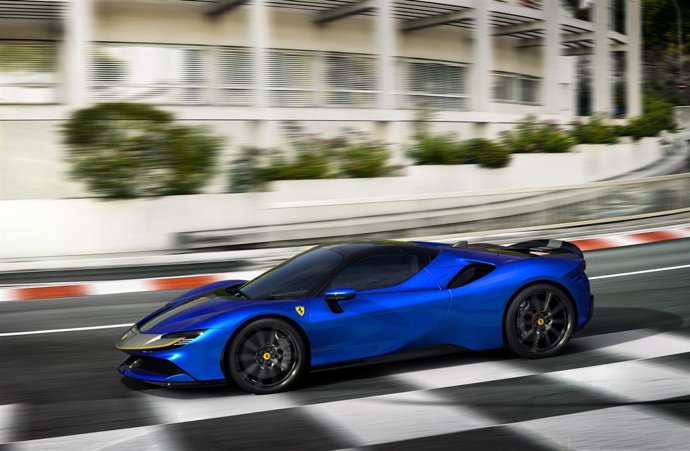 Ferrari presenta el SF90 Spider, su primer descapotable híbrido enchufable con 1.000 caballos.