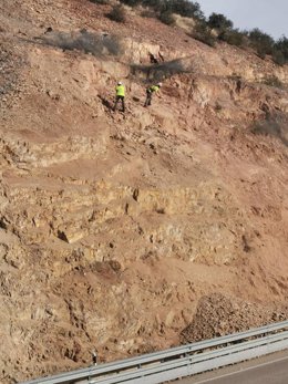 Trabajos en la A-6300 para atajar problemas de desprendimiento